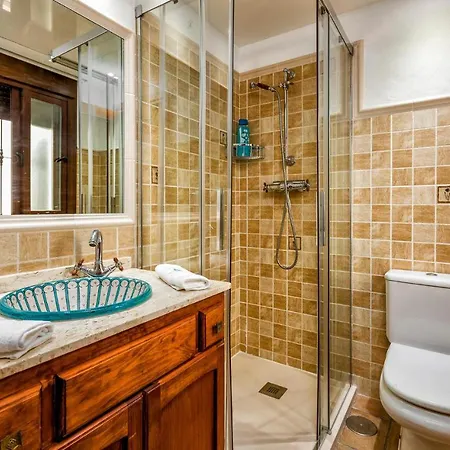 Gorgeous In With Kitchen Сasa de vacaciones