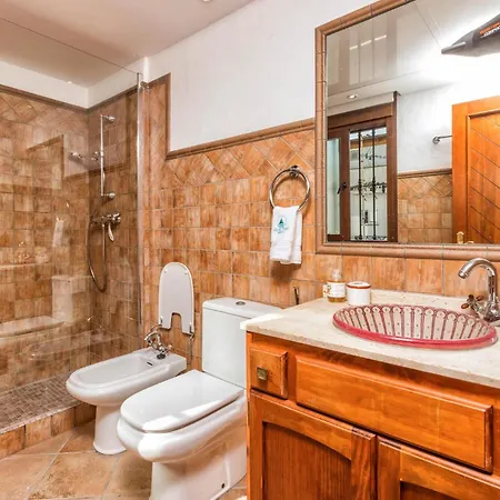 Gorgeous In With Kitchen Holiday home *