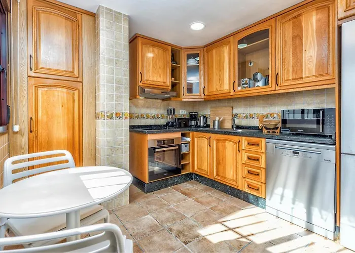 Ferienhaus Gorgeous In With Kitchen Marbella